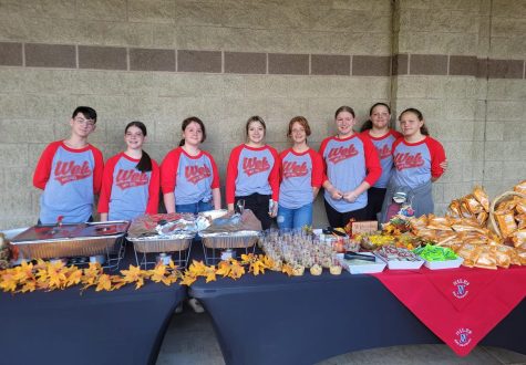  The Web leaders are so excited to get the festivities started. (Photo courtesy of Niles City School District Facebook page) 